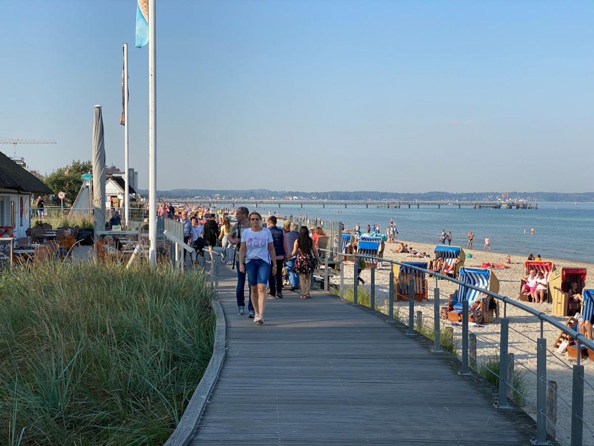Studio Mit Panorama-Meerblick Und Direkter Strandlage In Scharbeutz Buitenkant foto